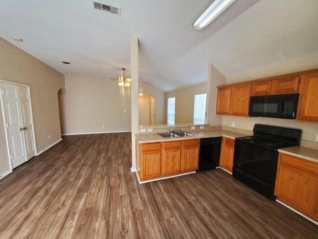 Building Photo - Spacious 4 bedroom home!  Dallas ISD