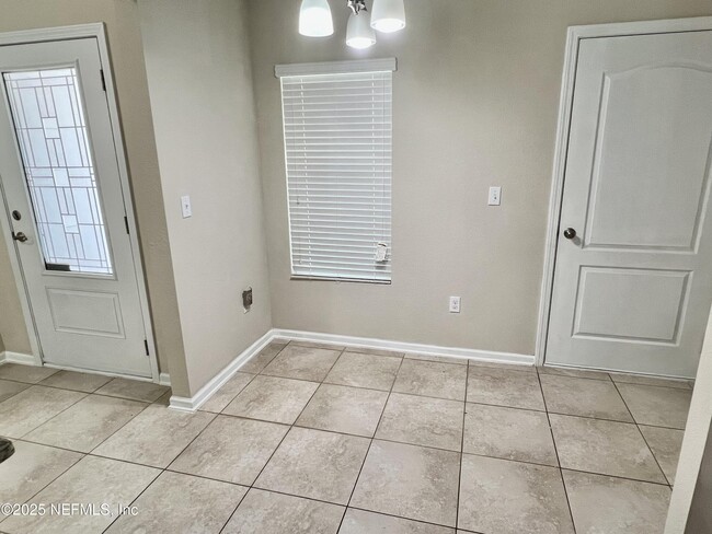 Building Photo - 12598 Itani Wy