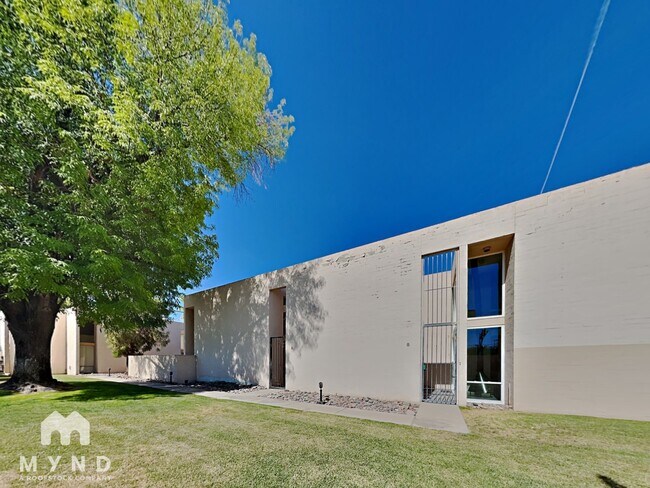 Primary Photo - 930 S Dobson Rd