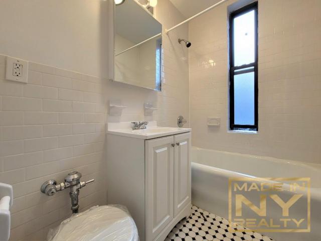 Building Photo - 1 bedroom in ASTORIA NY 11106