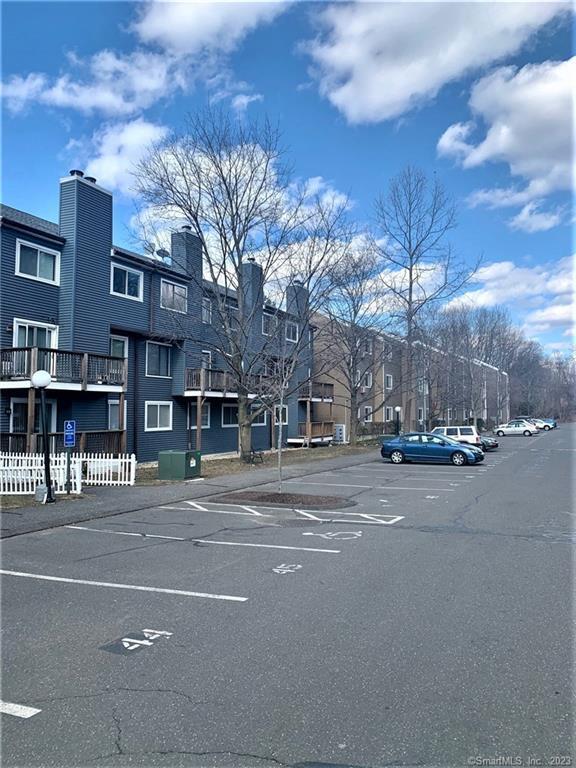 Building Photo - 14 Newtown Rd