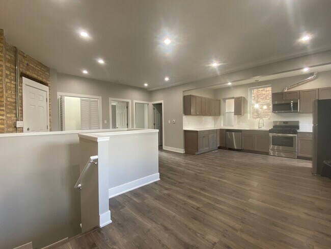 Building Photo - 4234 W Crystal St