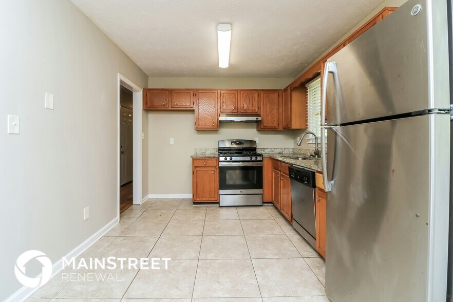 Building Photo - 371 Indian Hills Dr