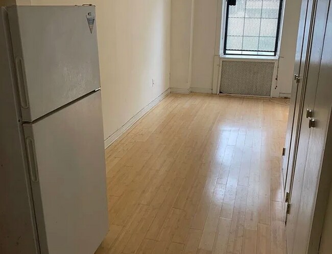 Building Photo - 313 S 18th St