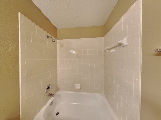 Building Photo - 11831 Brantley Haven Dr