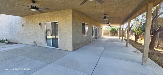 Building Photo - 106 Palm Ct