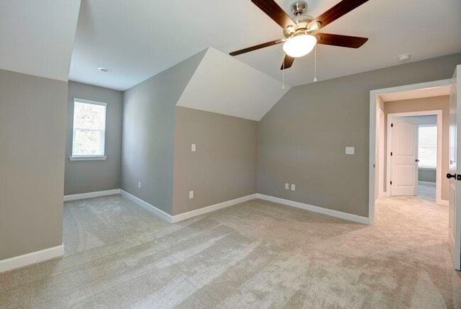 Building Photo - 921 Graysville Rd