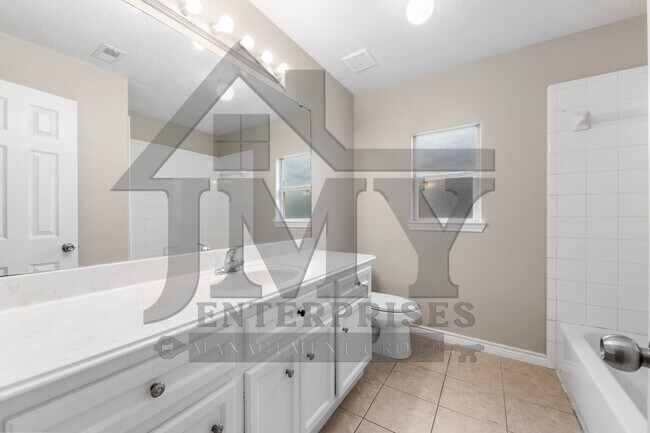 Building Photo - 2526 Aldon St