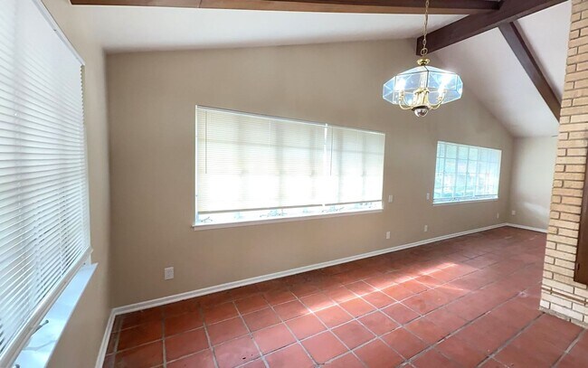 Building Photo - 3815 Ridgeline Dr