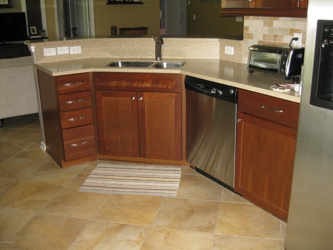 Building Photo - 1108 Pine Island Ct