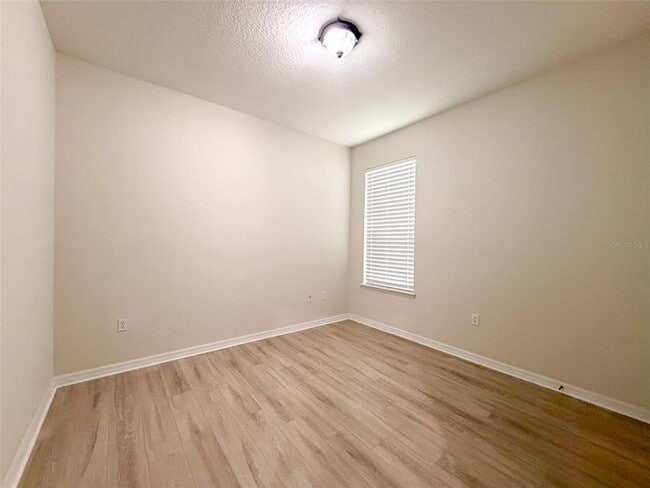 Building Photo - 12947 Runswick Ave