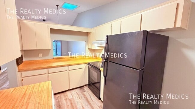 Building Photo - 7909 Richwood Dr