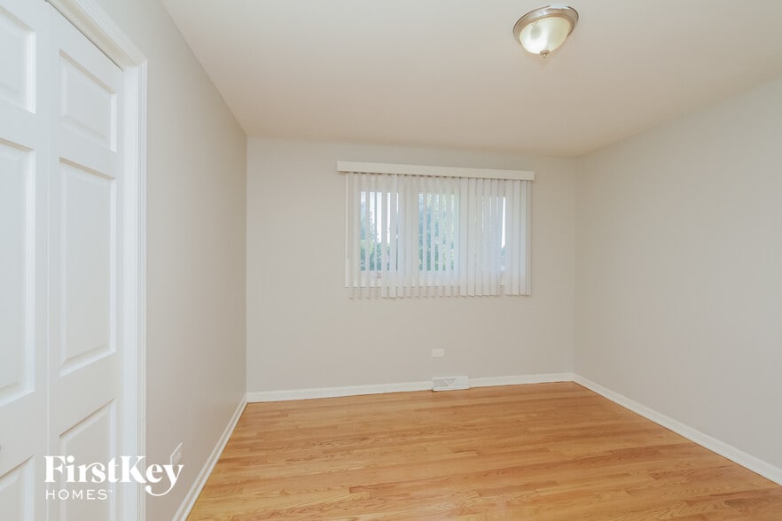 Building Photo - 7758 Sycamore Dr