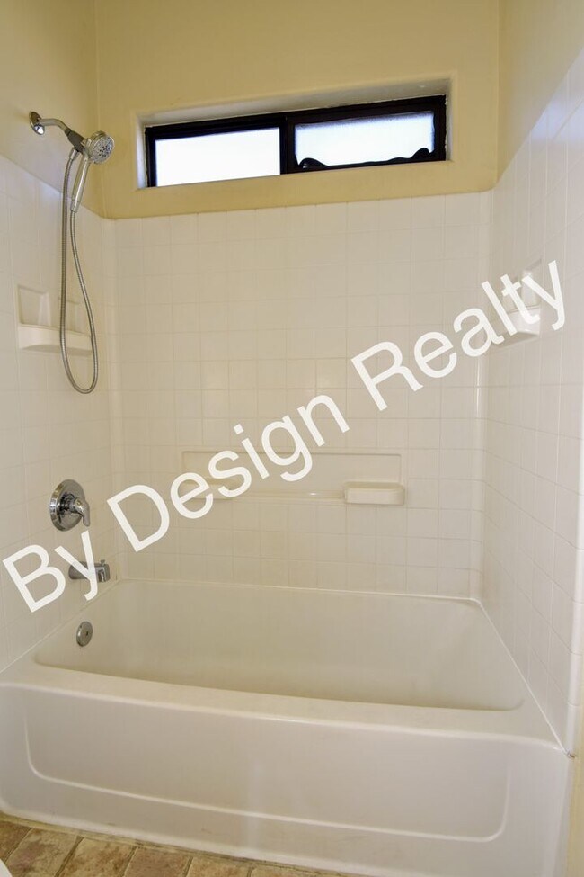 Building Photo - Newly Updated 3 Bed 2 Bath Townhome in Gated Central Tucson Community with Mountain Views