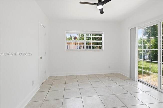 Building Photo - 875 NW 168th Dr