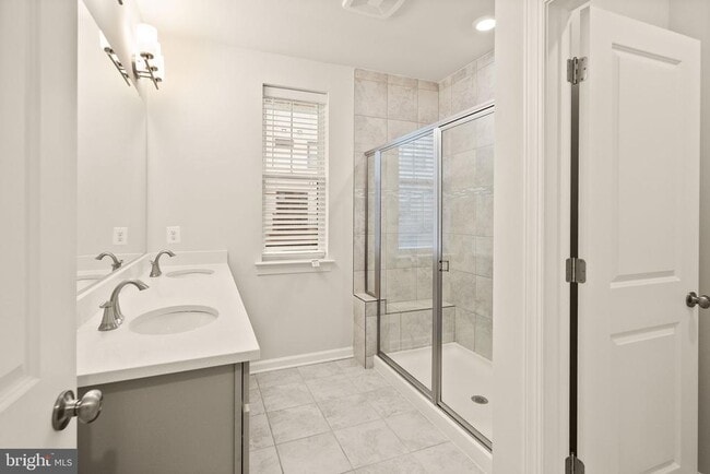 Building Photo - 43361 Radford Divide Ter