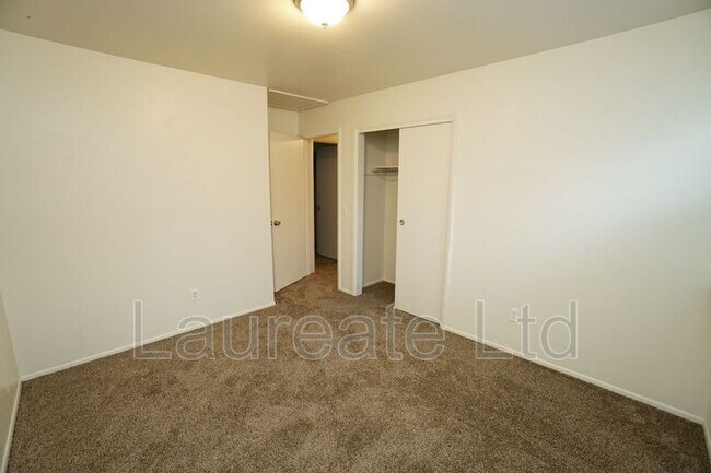 Building Photo - 7843 W Quarto Ave