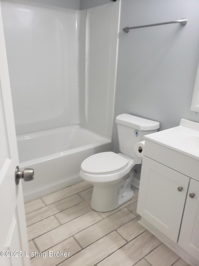 Building Photo - 100 E Florence Ave