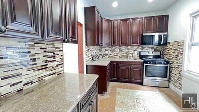 Building Photo - 3 bedroom in BROOKLYN NY 11203