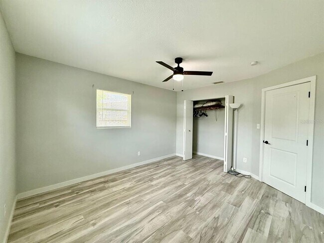 Building Photo - 4406 W Trilby Ave