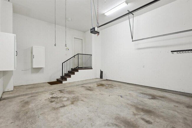 Building Photo - 1210 Nadine St