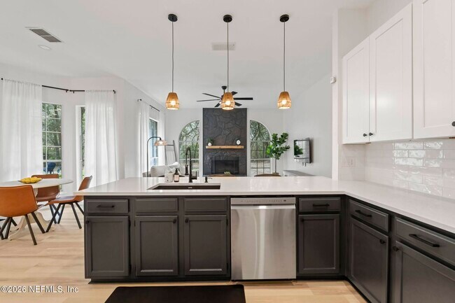 Building Photo - 12568 Hunters Branch Way