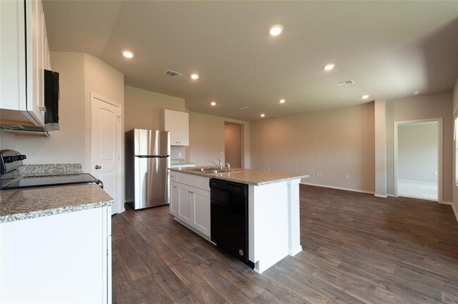 Building Photo - 6104 Brampton Ln