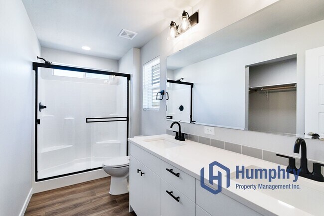 Building Photo - Home in a great are of Meridian