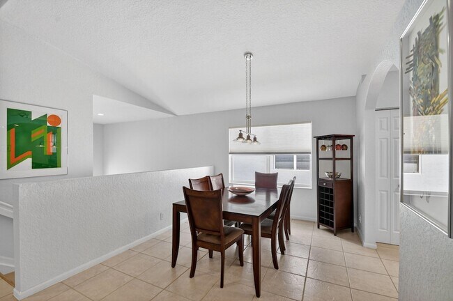 Building Photo - 7910 Laina Ln