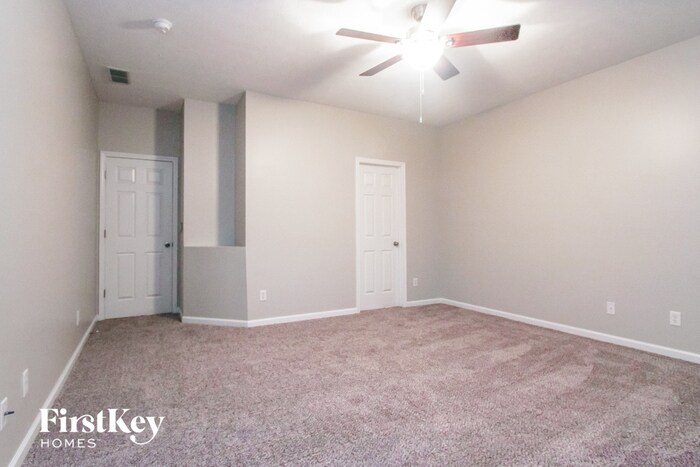 Building Photo - 1545 Old Thicket Ct