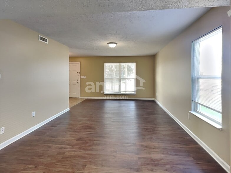 Building Photo - 6770 W Denton Dr