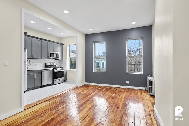 Primary Photo - 1525 Greene Ave