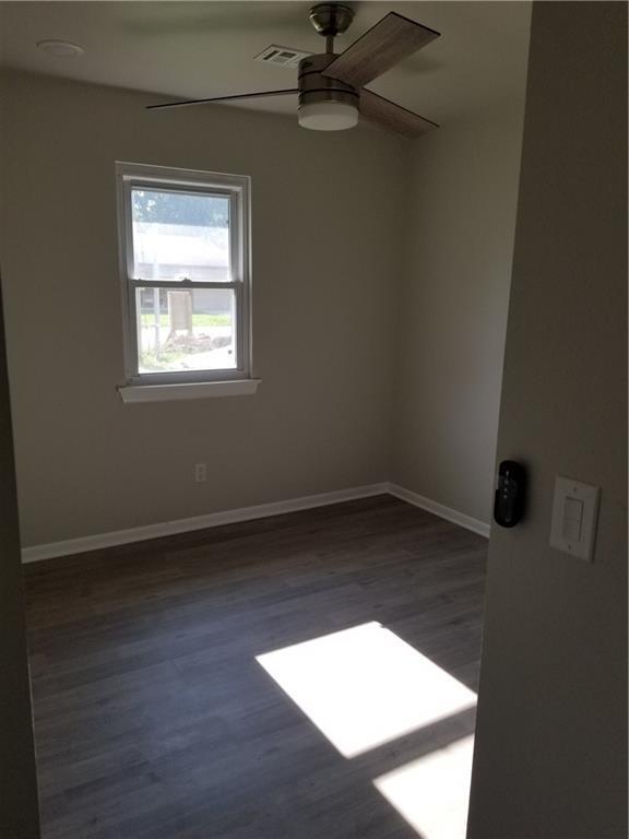 Building Photo - 805 SE G St