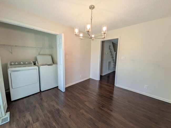 Building Photo - 809 Margret Dr