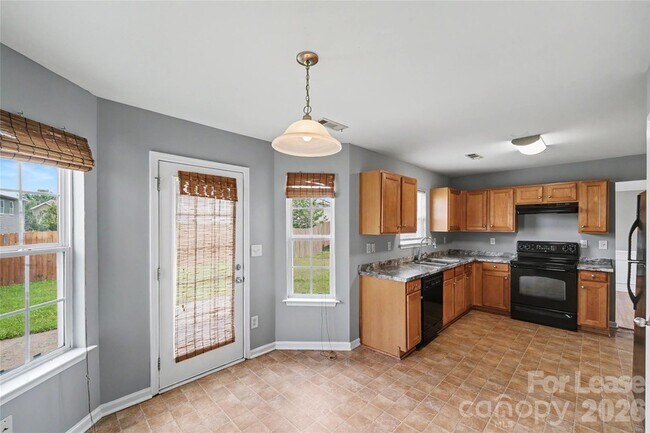 Building Photo - 10521 Barvas St