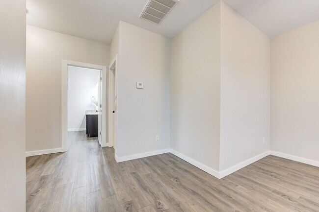 Building Photo - 600 NW 175th St