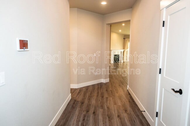 Building Photo - 9209 Winona St SW