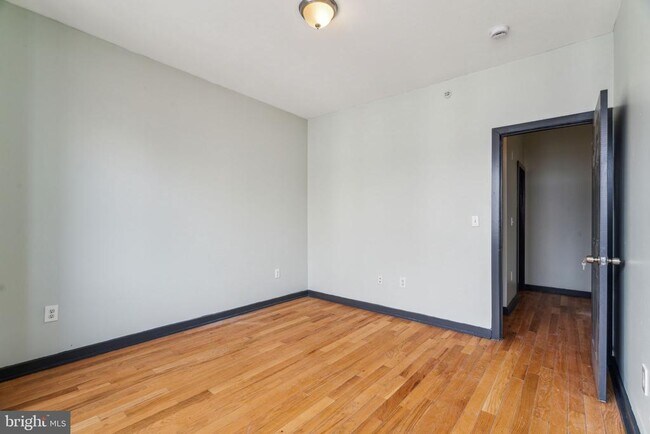 Building Photo - 1930 N Gratz St