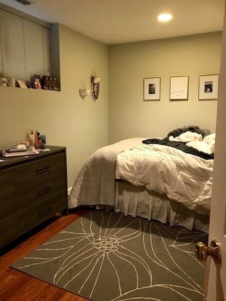 Building Photo - 3216 N Racine Ave