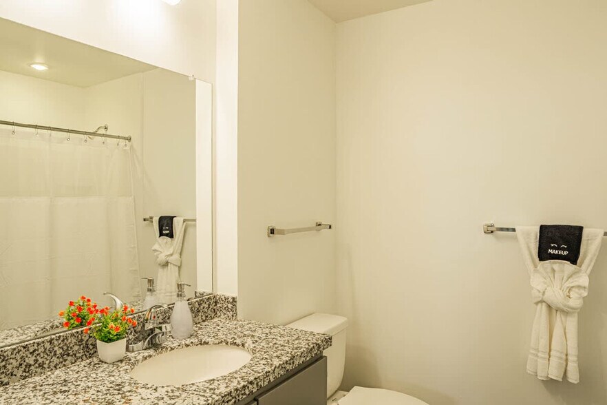 Building Photo - 888 N 4th St