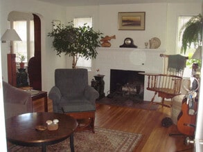 Building Photo - Henderson Terrace