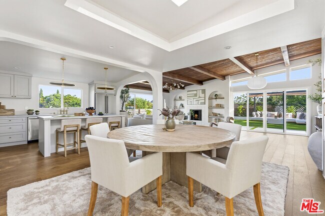 Building Photo - 4600 Don Quixote Dr