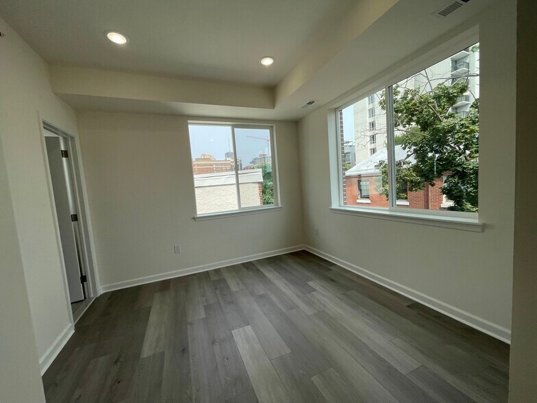 Building Photo - 1325 Rodman St