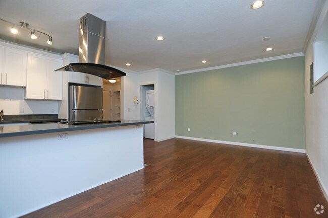 Primary Photo - Marco Apartments