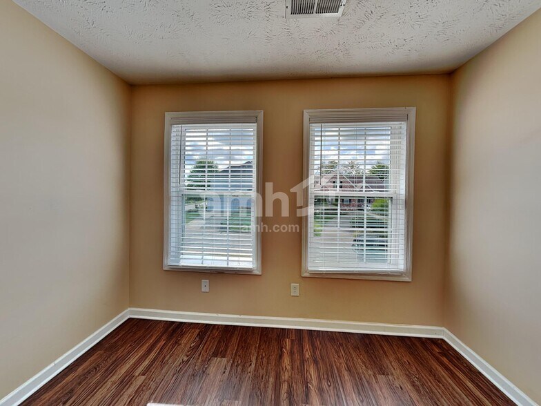 Building Photo - 3625 Bentfield Dr