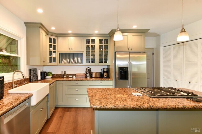 Building Photo - 4 Ramona Ave