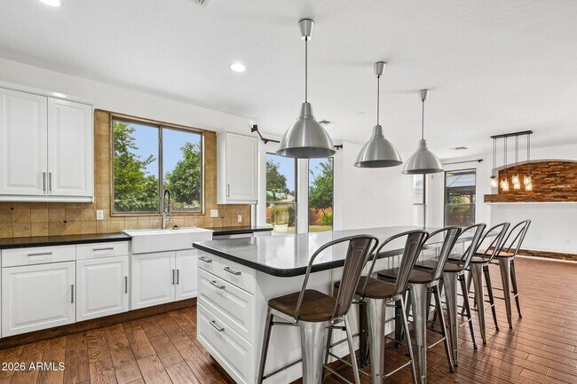 Building Photo - 2801 E Lindrick Dr