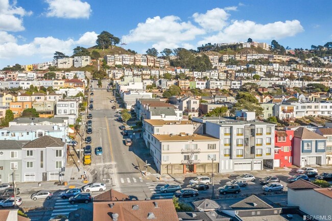 Building Photo - 1700 19th Ave