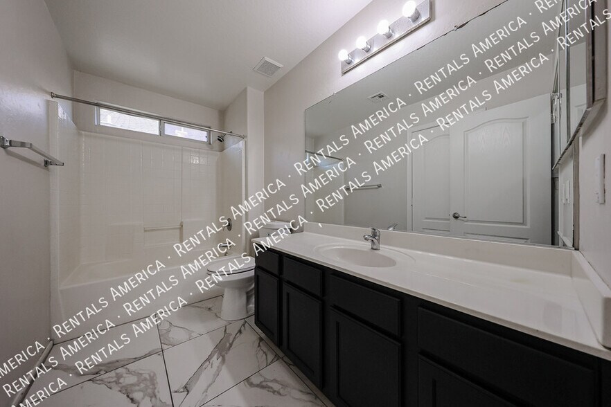 Building Photo - 44388 W Oster Dr