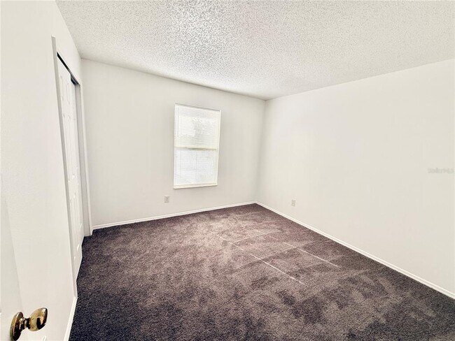 Building Photo - 3237 Fairfield Dr